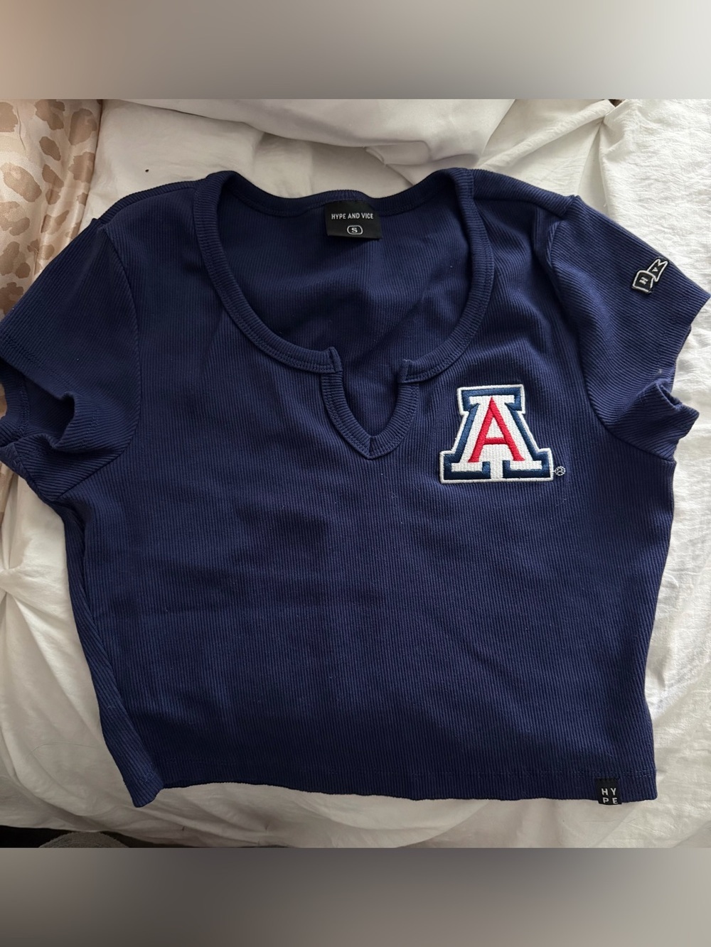 HYPE AND VICE ARIZONA WILDCATS WOMENS NAVY BLUE CALI SHORT SLEEVE T-SHIRT S - Picture 3 of 5
